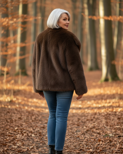 Braune flauschige Jacke mit Fellkragen - Ansicht 2
