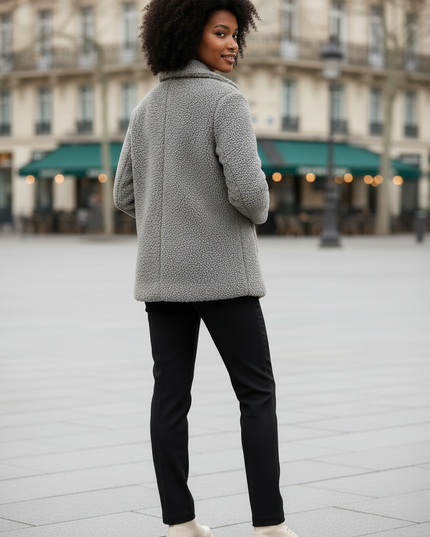 Graue Teddyfell Jacke mit Reverskragen und Knopfleiste - Ansicht 2