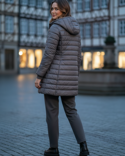 Steppjacke mit Teddyfell in Grau mit Kapuze - Ansicht 2